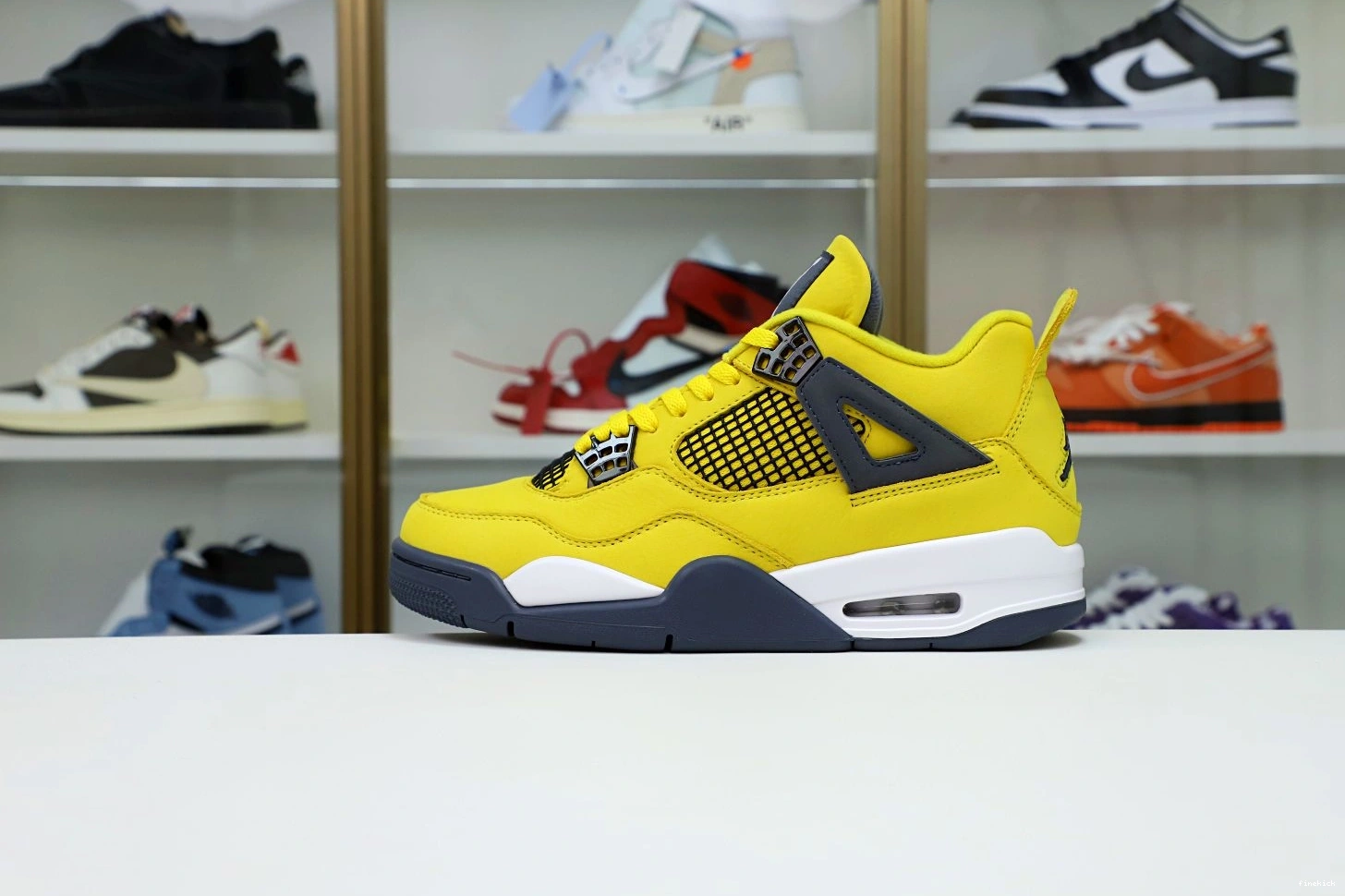 JORDAN 'LIGHTNING' 2021 AIR AIR JORDAN RETRO 4 0227